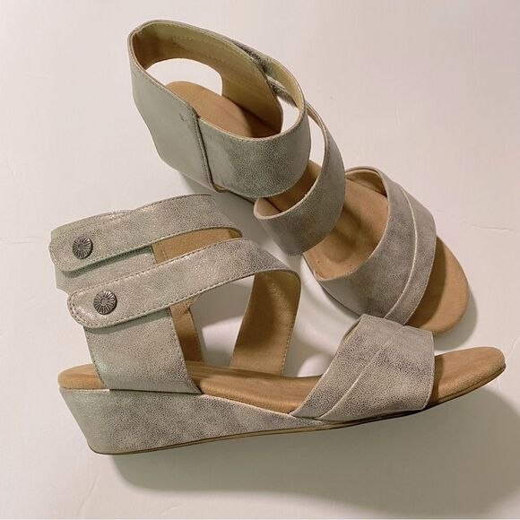 Rockport Comfort Women's Metallic Low Wedge Strappy adjustable Sandals 9 - Picture 1 of 14